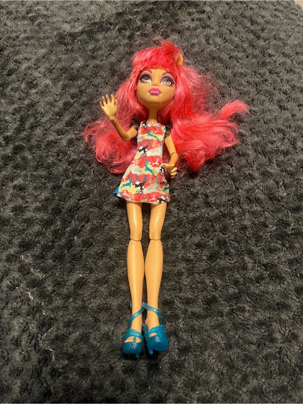 Monster High Howleen Wolf Ghoul pink Hair 2011 Doll
